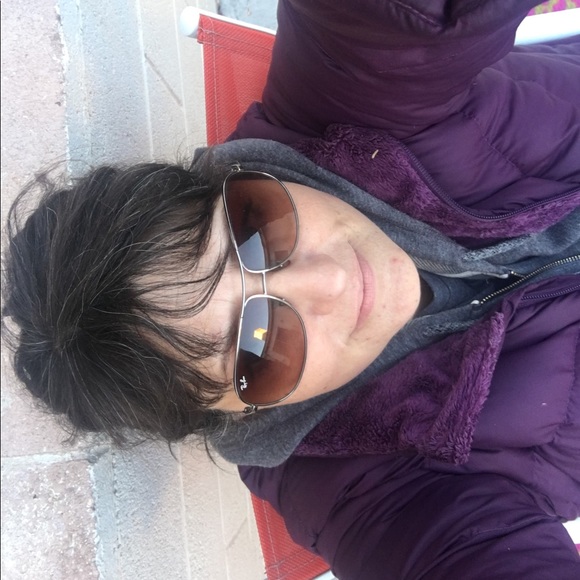 Meet your Posher, Bobbi - Picture 1 of 1